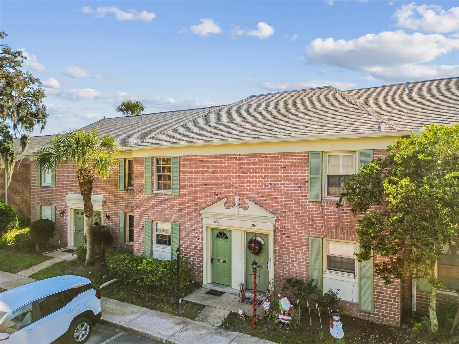 LAKE HOWELL ARMS - Residential