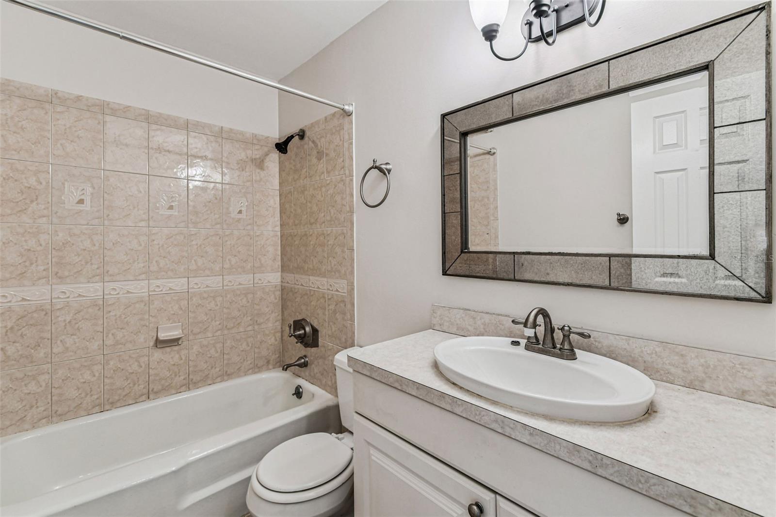 LAKE HOWELL ARMS - Residential