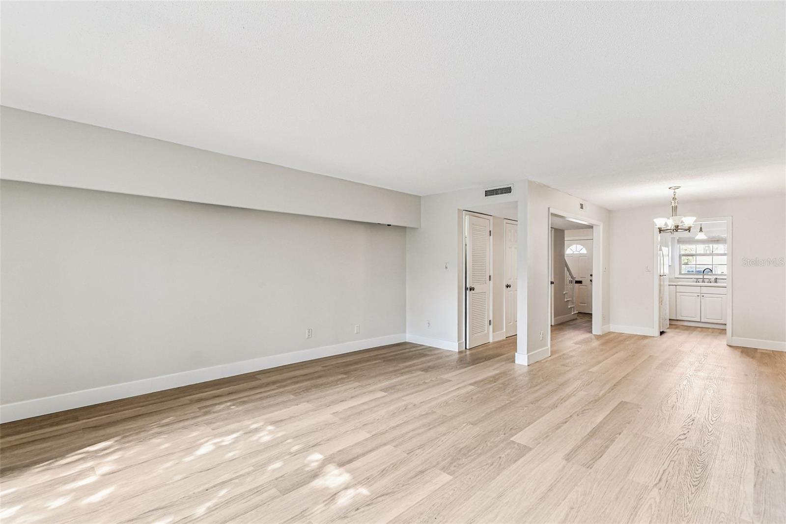 LAKE HOWELL ARMS - Residential