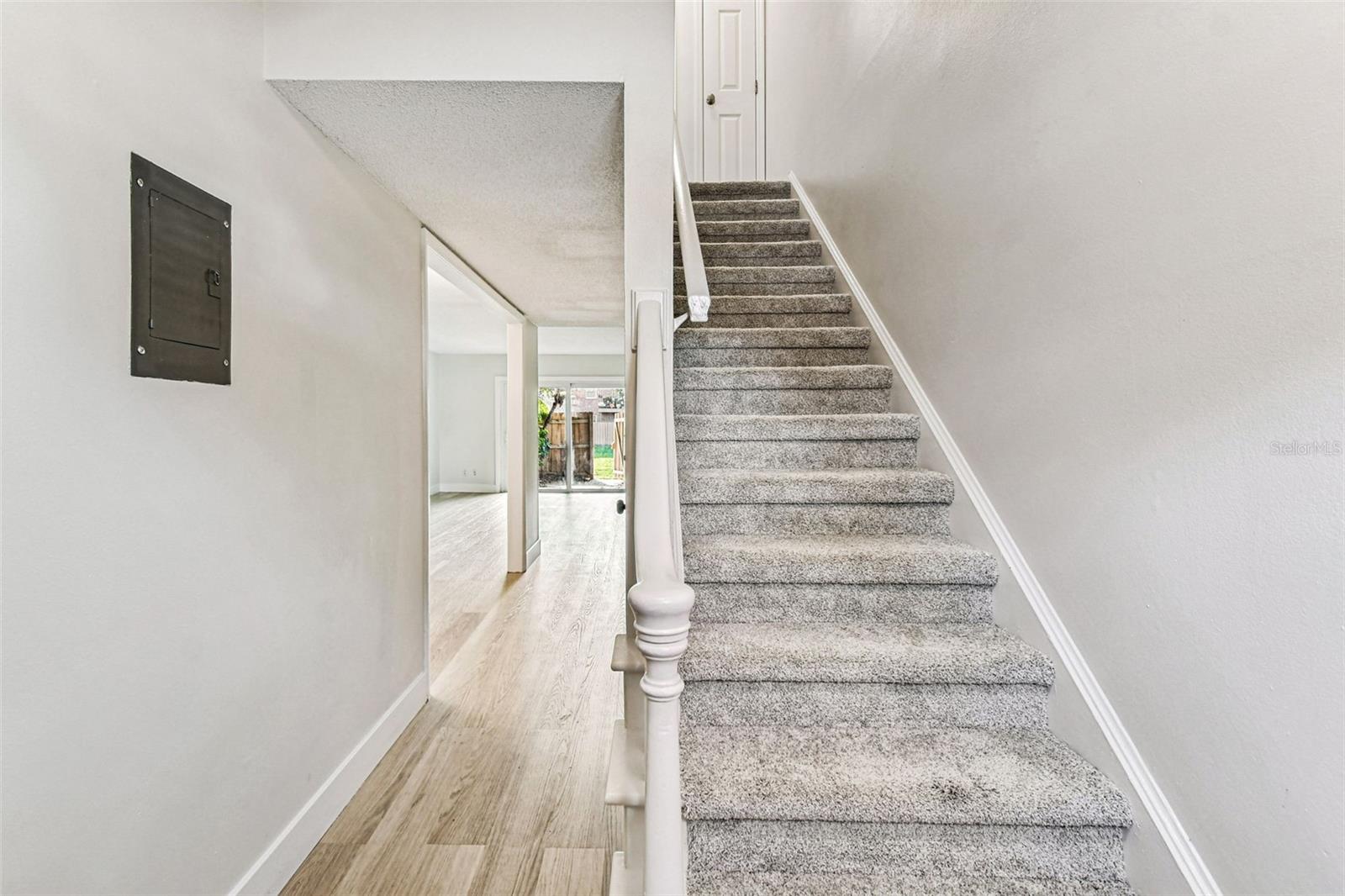 LAKE HOWELL ARMS - Residential