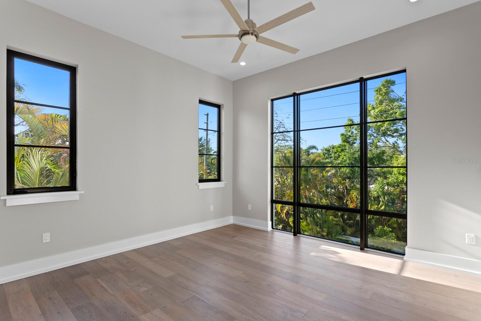 COFFEE POT ADD SNELL & HAMLETTS - Residential