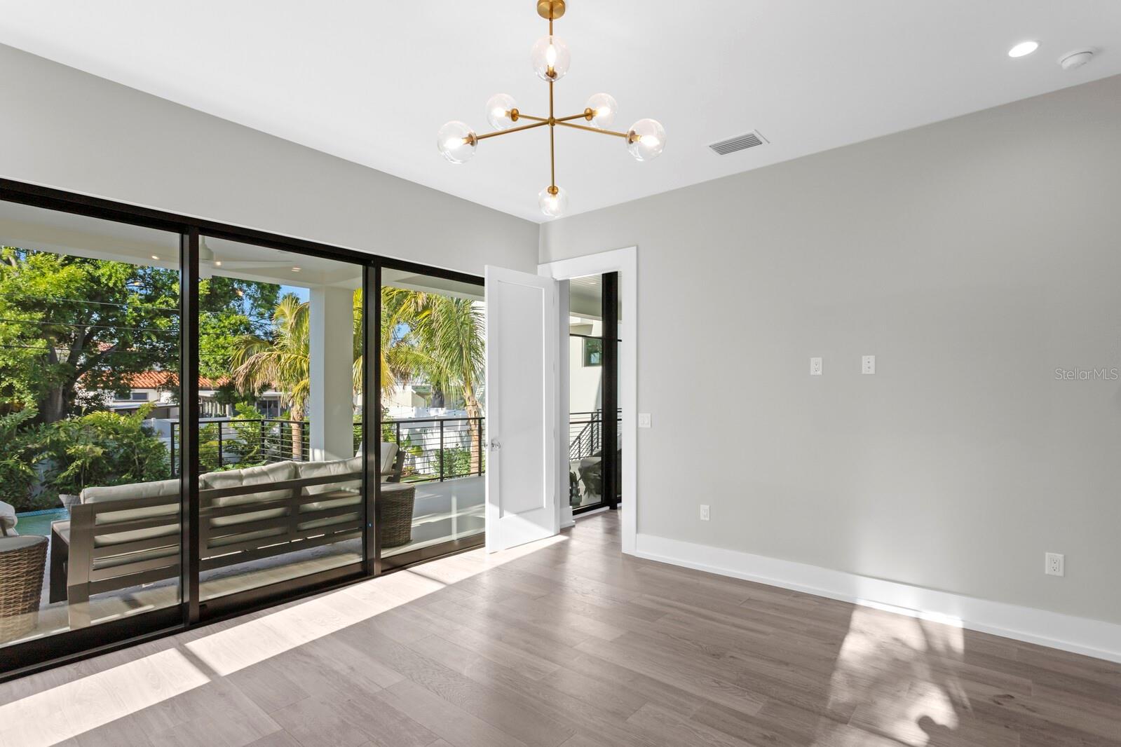 COFFEE POT ADD SNELL & HAMLETTS - Residential