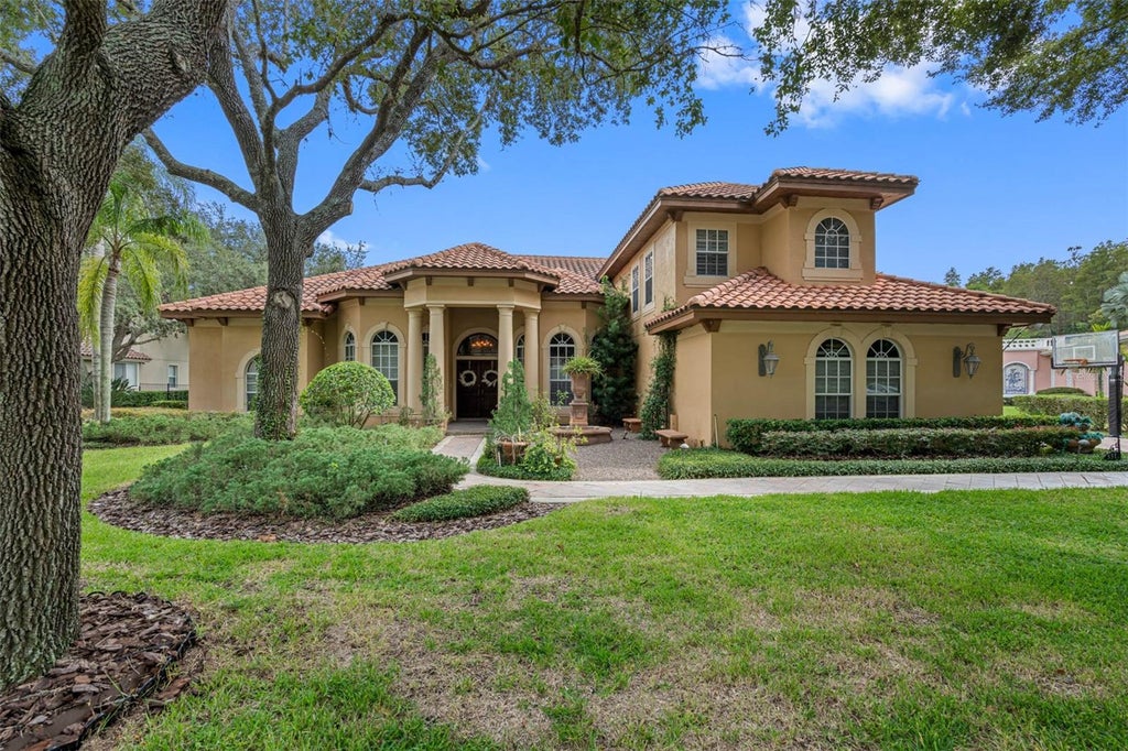 Photo of 531 Isleworth Close, Tarpon Springs, FL 34688 (MLS # TB8558528)