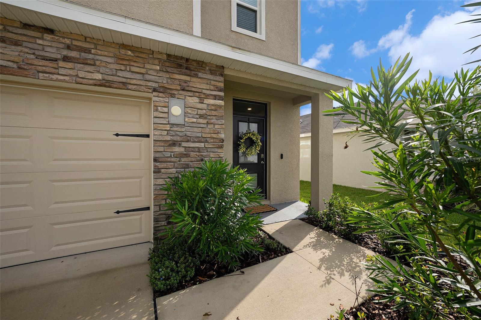 3528 MAPLE GROVE WAY