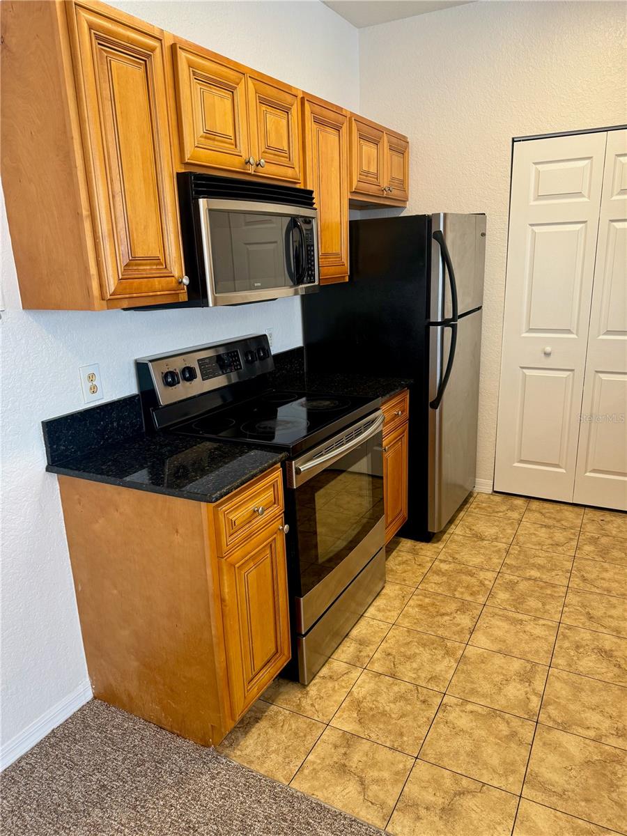 CRESCENT PLACE AT LAKE LOTUS CONDO - Residential Lease