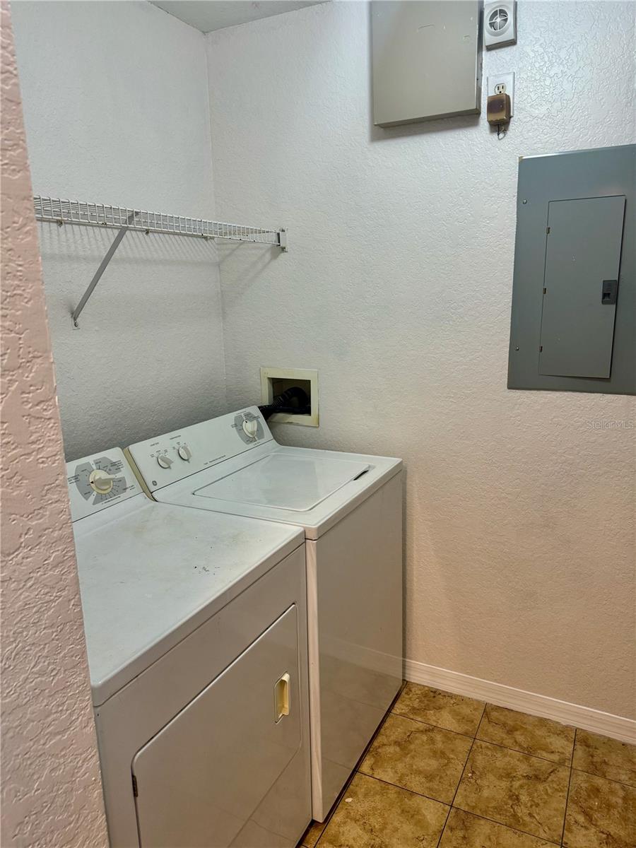 CRESCENT PLACE AT LAKE LOTUS CONDO - Residential Lease