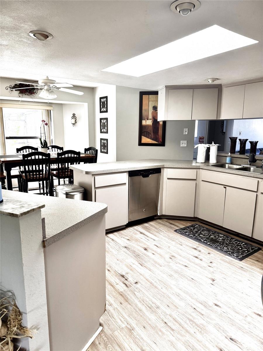 SUTTON WOODS - Residential