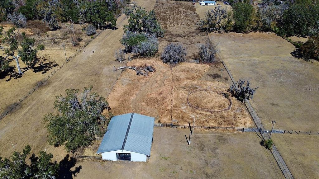 Photo of 632 W Keysville Road, Plant City, FL 33567 (MLS # TB8475361)