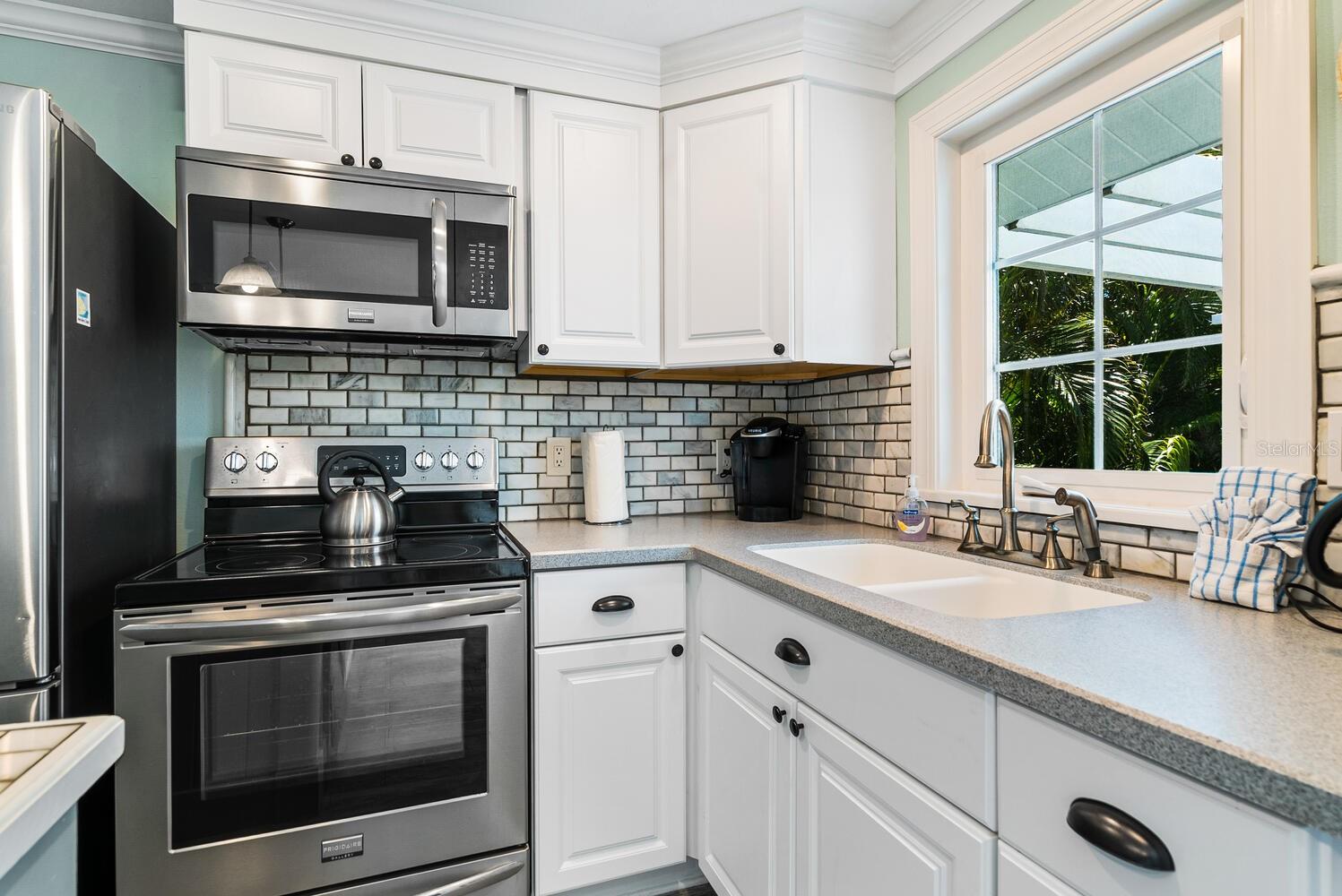 HOLMES BEACH 13TH UNIT - Residential Lease