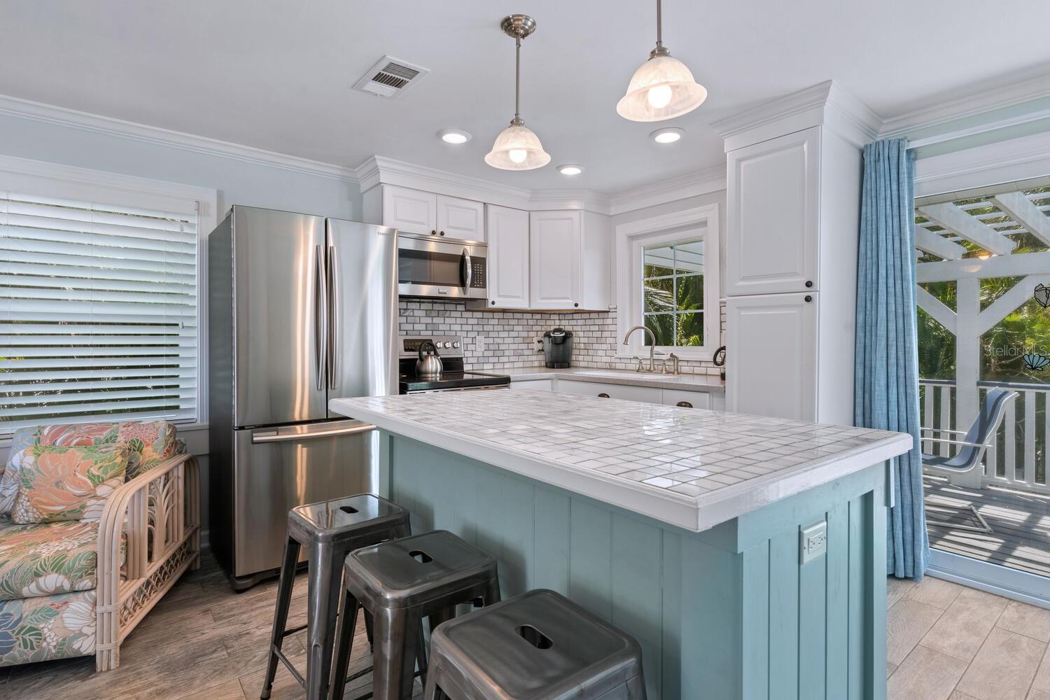 HOLMES BEACH 13TH UNIT - Residential Lease