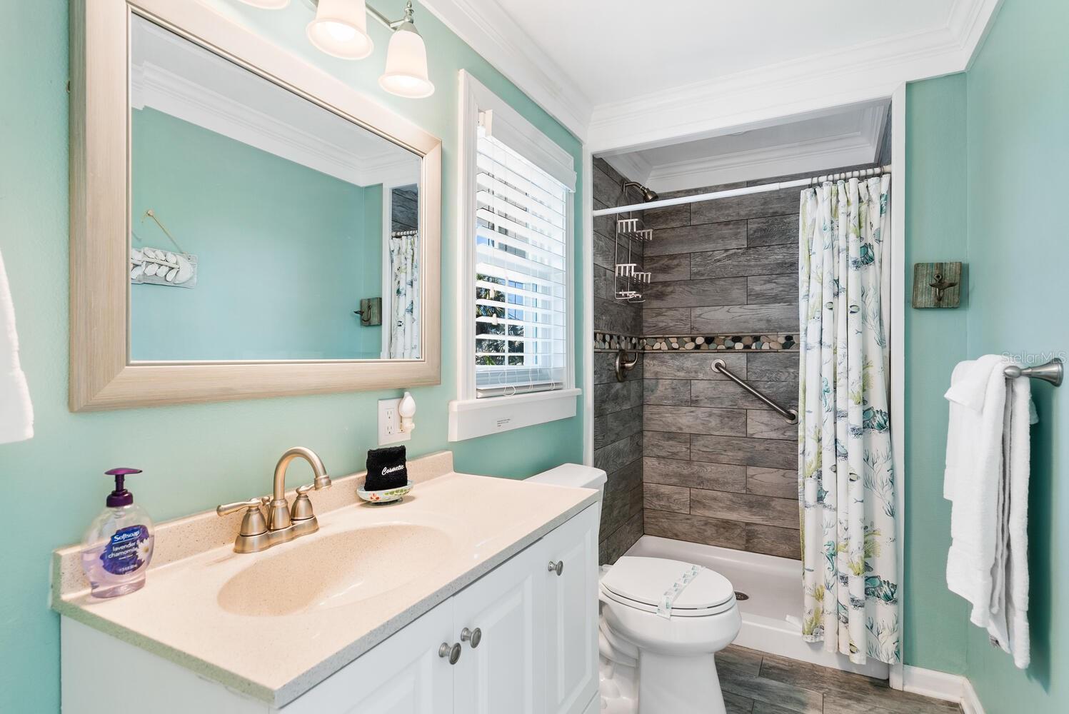 HOLMES BEACH 13TH UNIT - Residential Lease