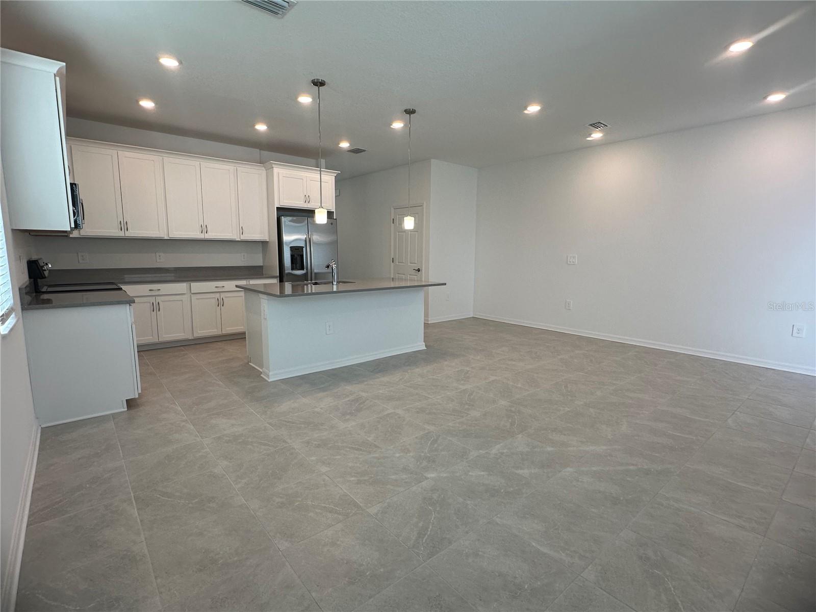 NAUTIQUE/WATERSIDE - Residential Lease