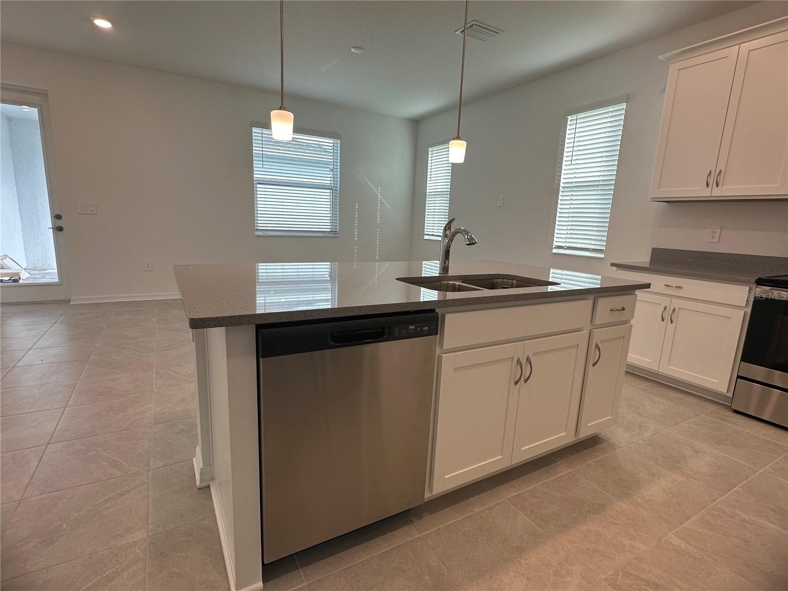 NAUTIQUE/WATERSIDE - Residential Lease