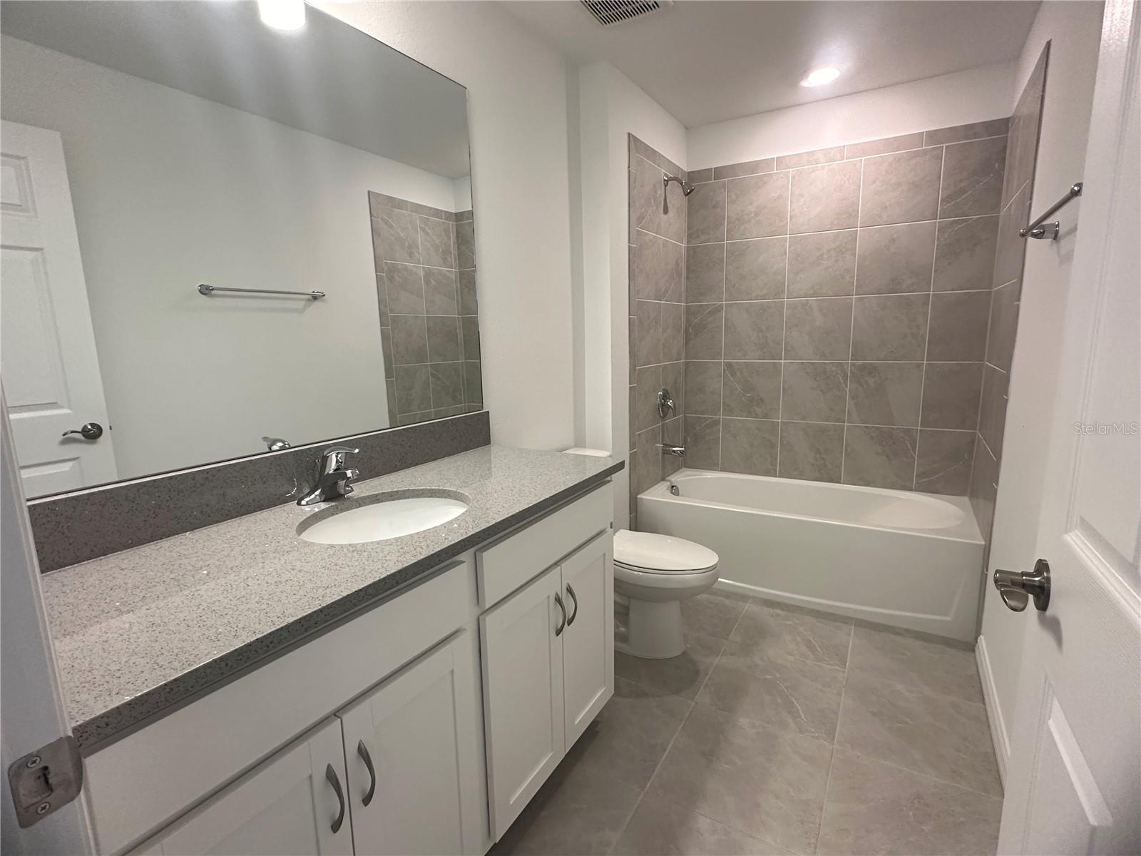 NAUTIQUE/WATERSIDE - Residential Lease