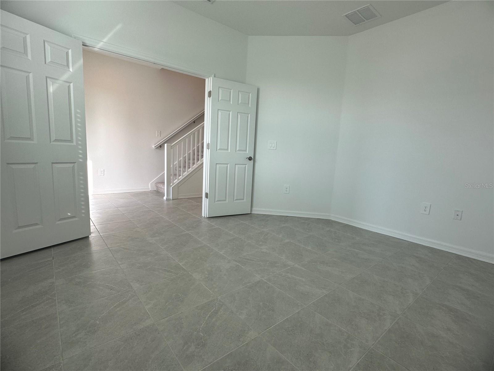 NAUTIQUE/WATERSIDE - Residential Lease