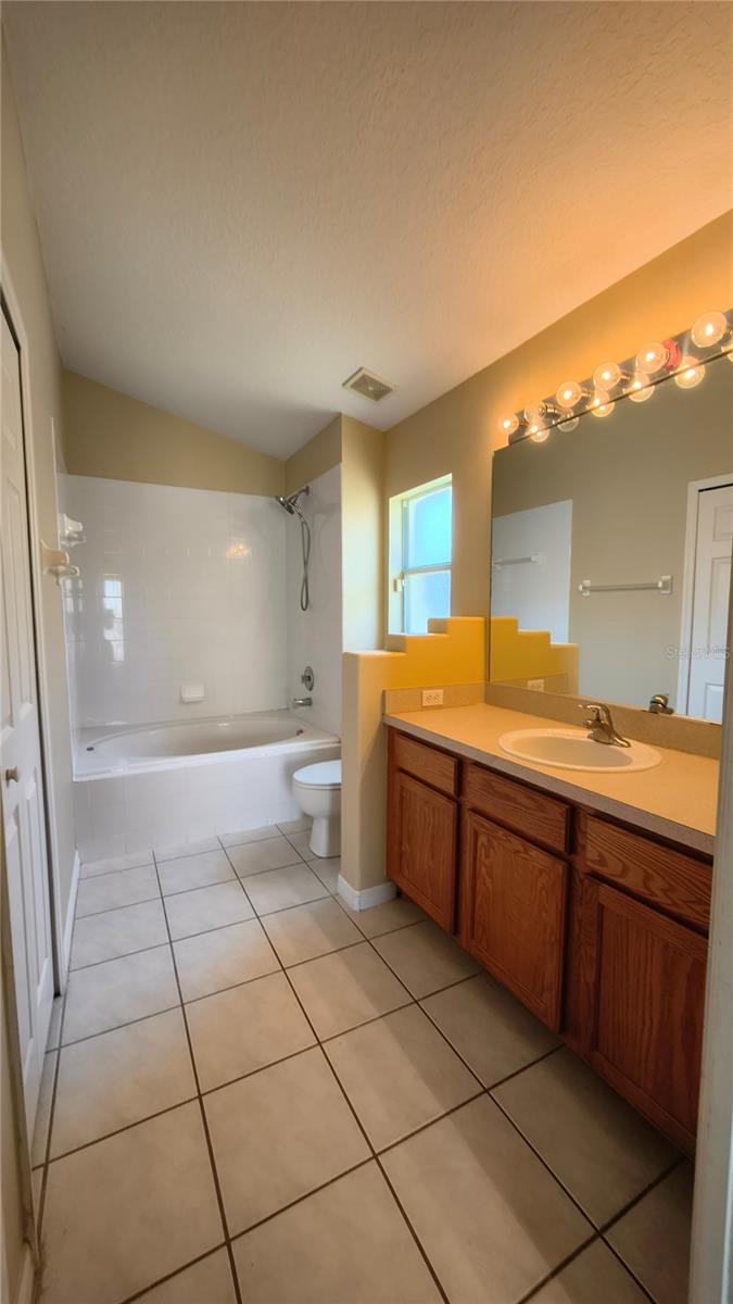 16721 S ROLLING GREEN DRIVE S