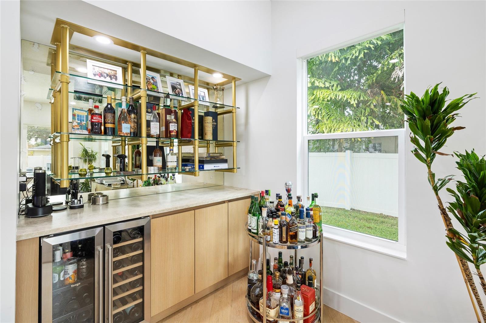 SUBURB ROYAL - Residential