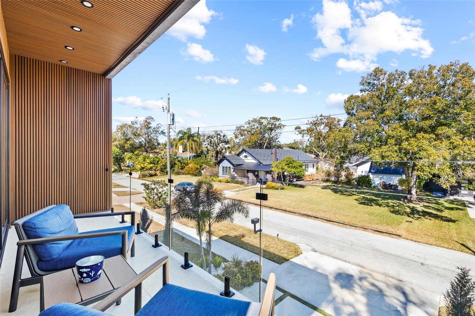 SUBURB ROYAL - Residential