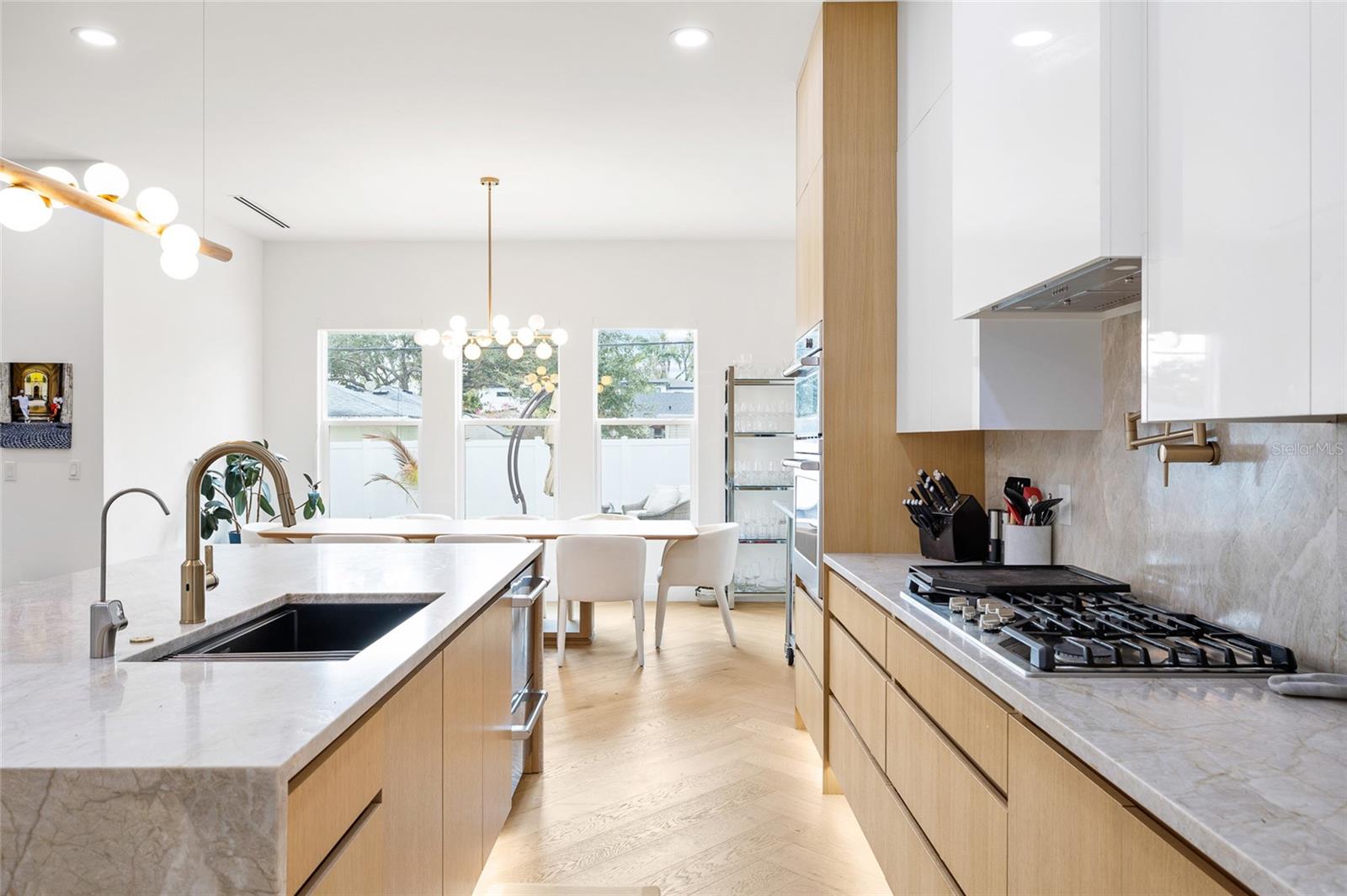 SUBURB ROYAL - Residential