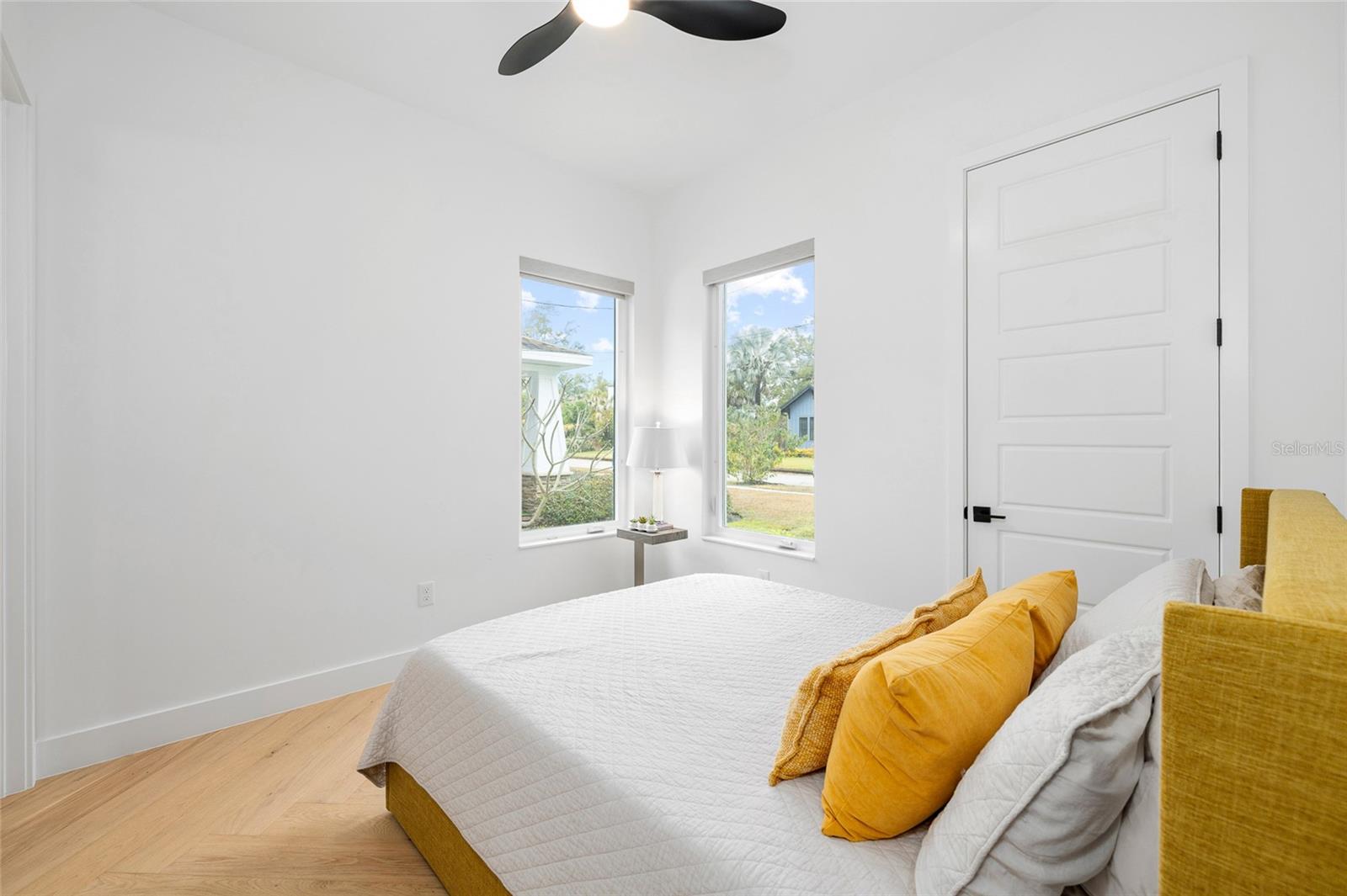 SUBURB ROYAL - Residential