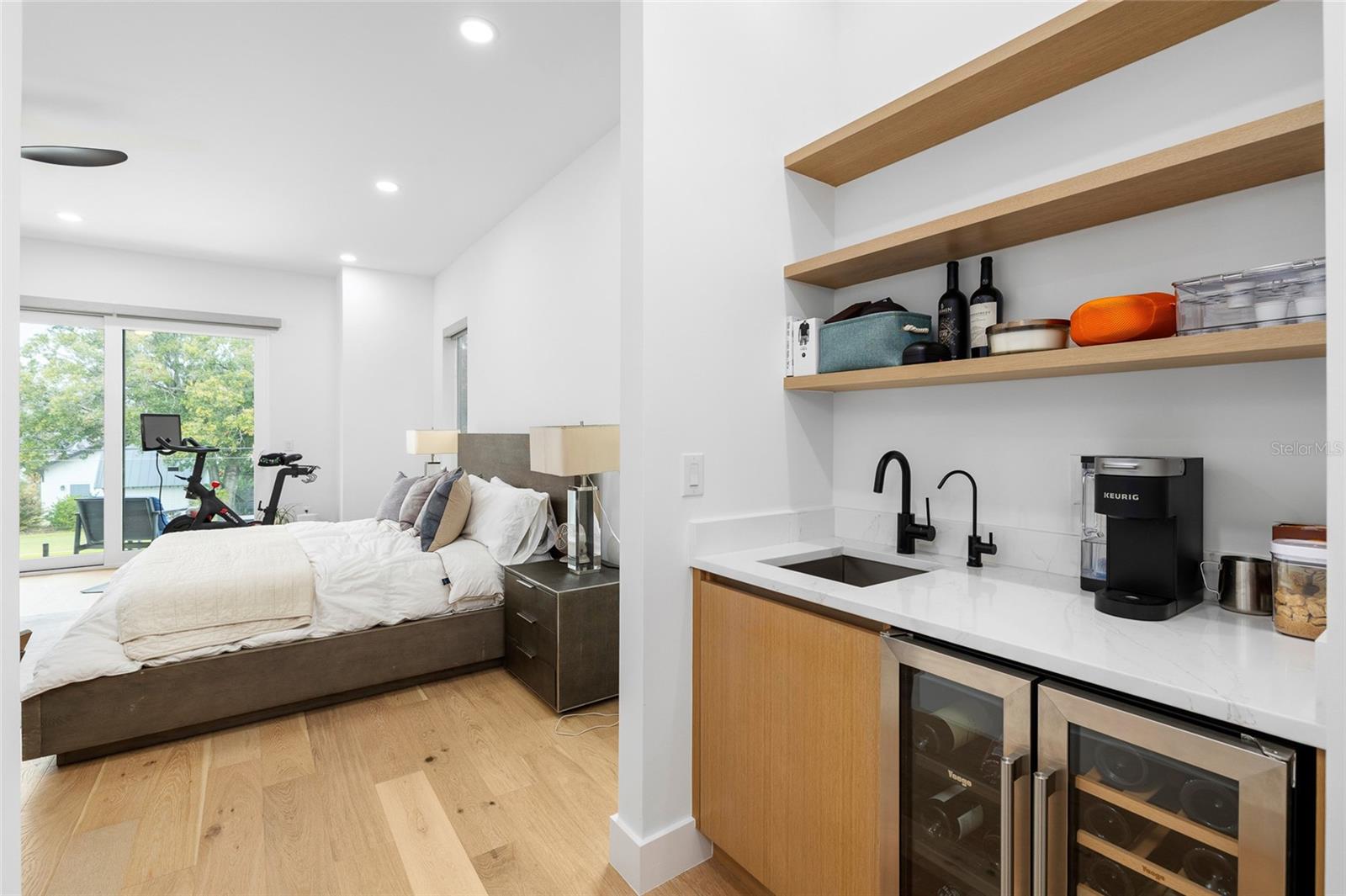 SUBURB ROYAL - Residential