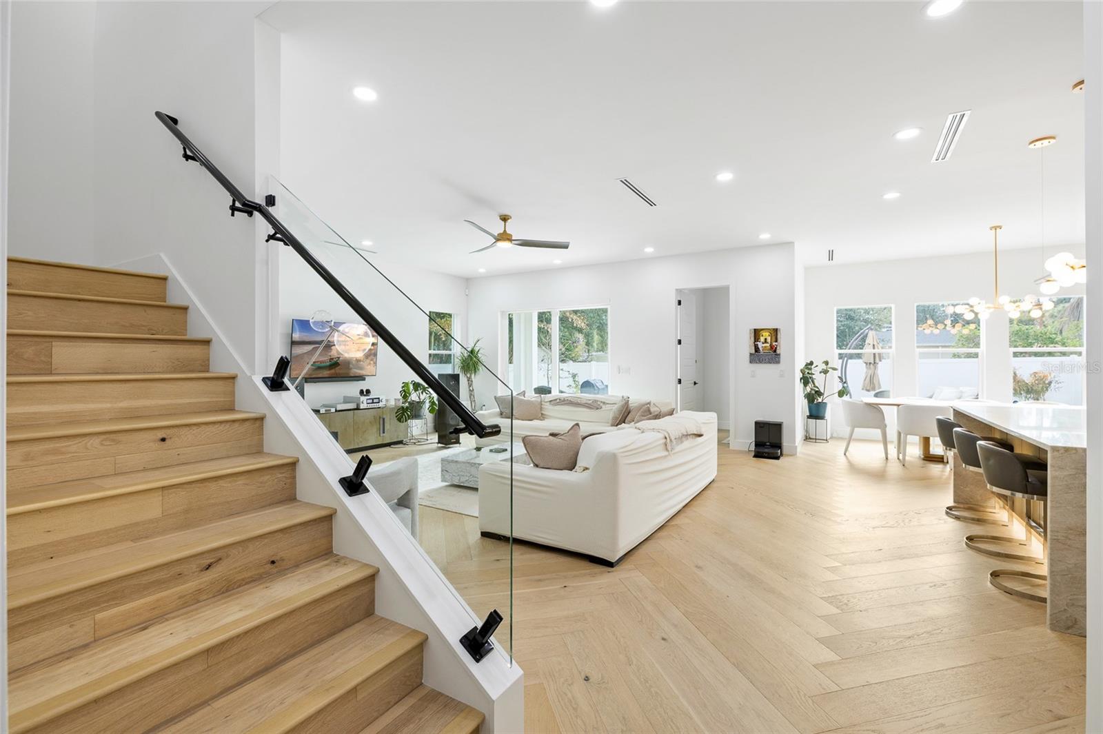 SUBURB ROYAL - Residential