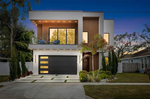 Photo of 910 W West Street, Tampa, FL 33602 (MLS # TB8472056)