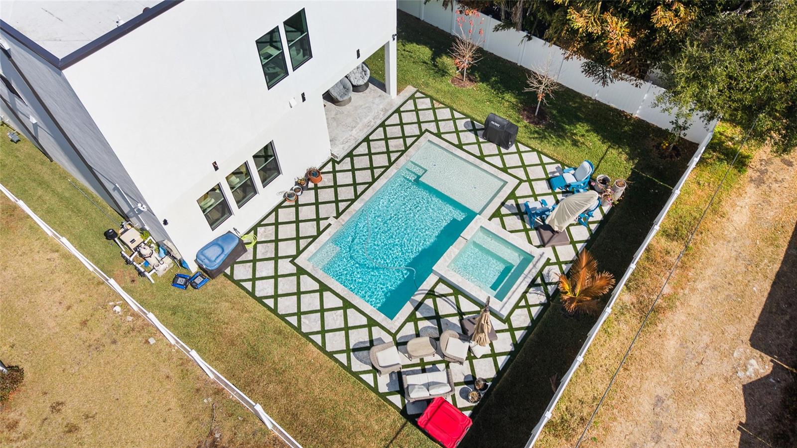 SUBURB ROYAL - Residential