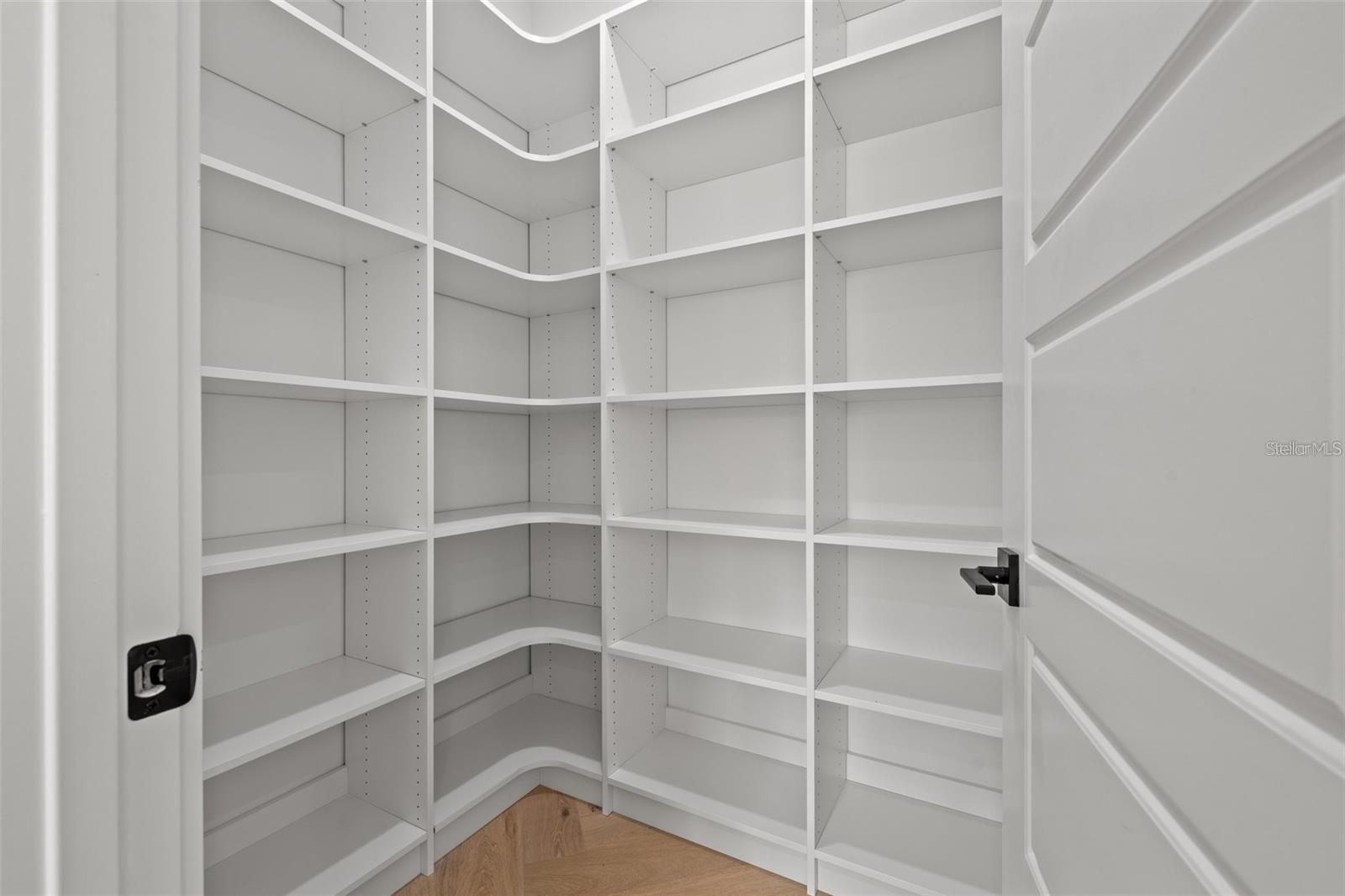 SUBURB ROYAL - Residential