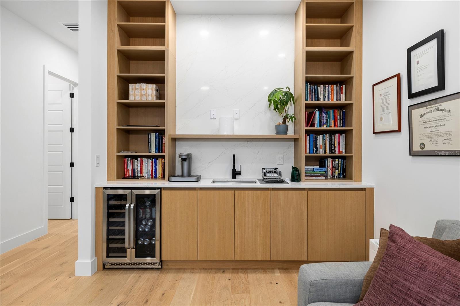 SUBURB ROYAL - Residential