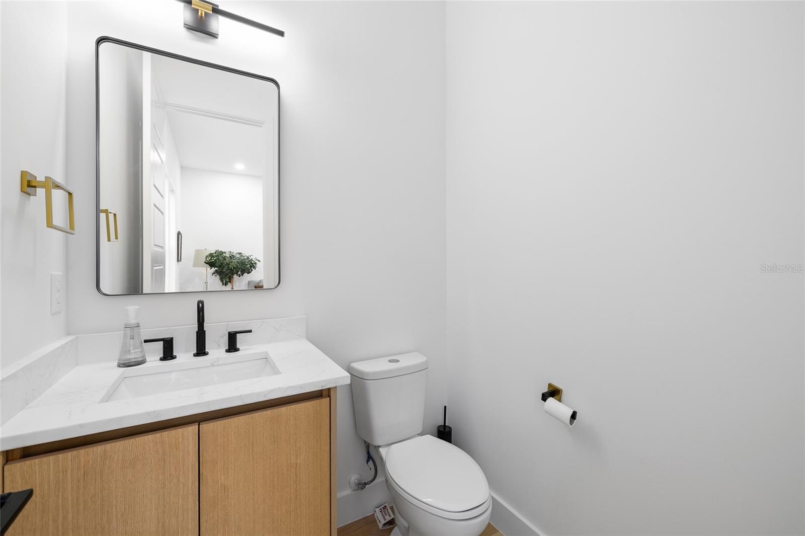 SUBURB ROYAL - Residential