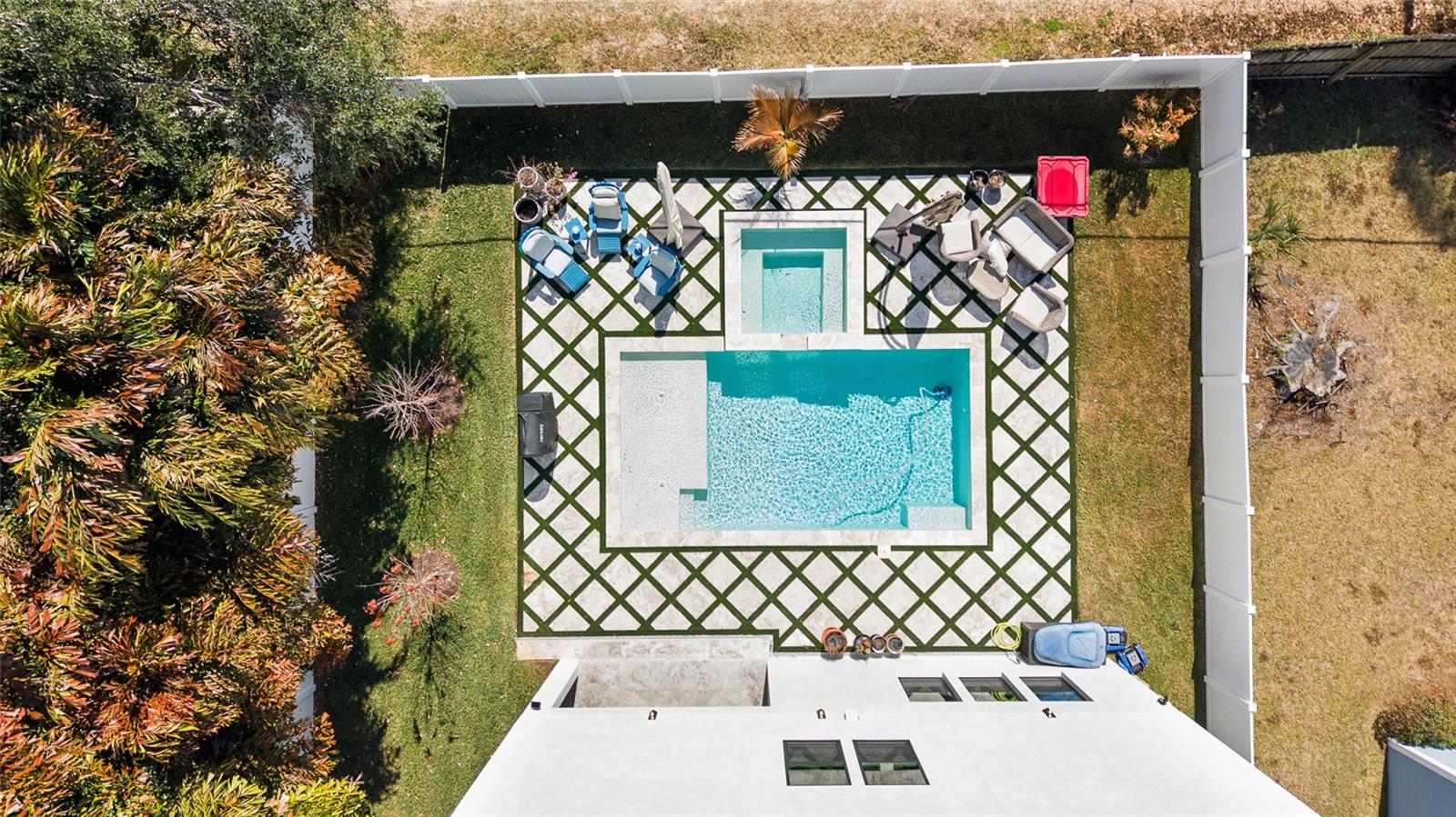 SUBURB ROYAL - Residential