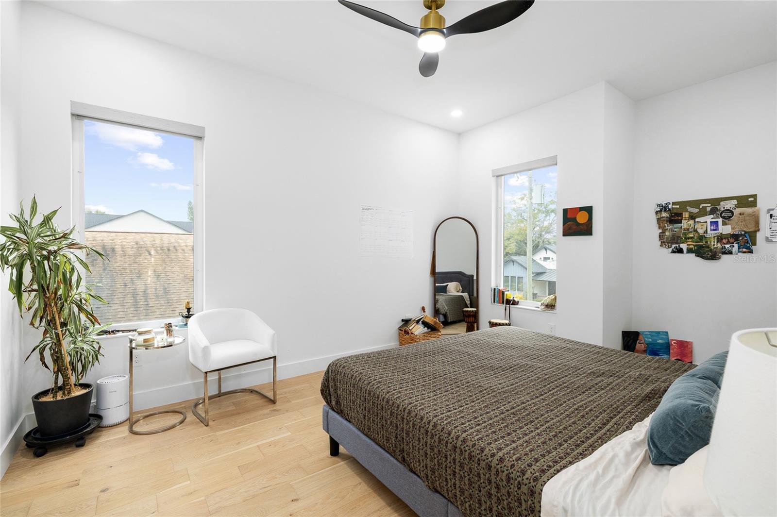 SUBURB ROYAL - Residential