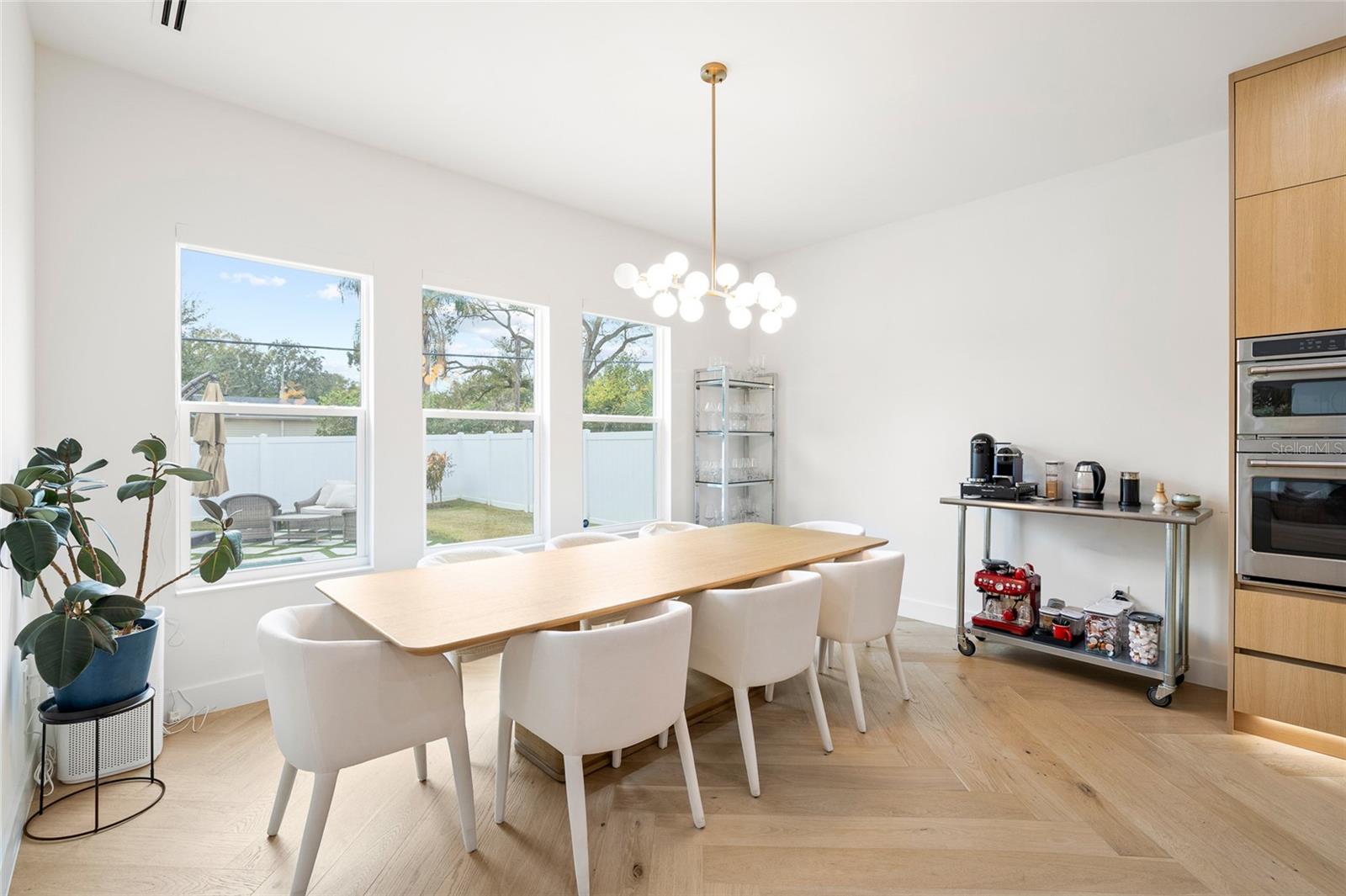 SUBURB ROYAL - Residential