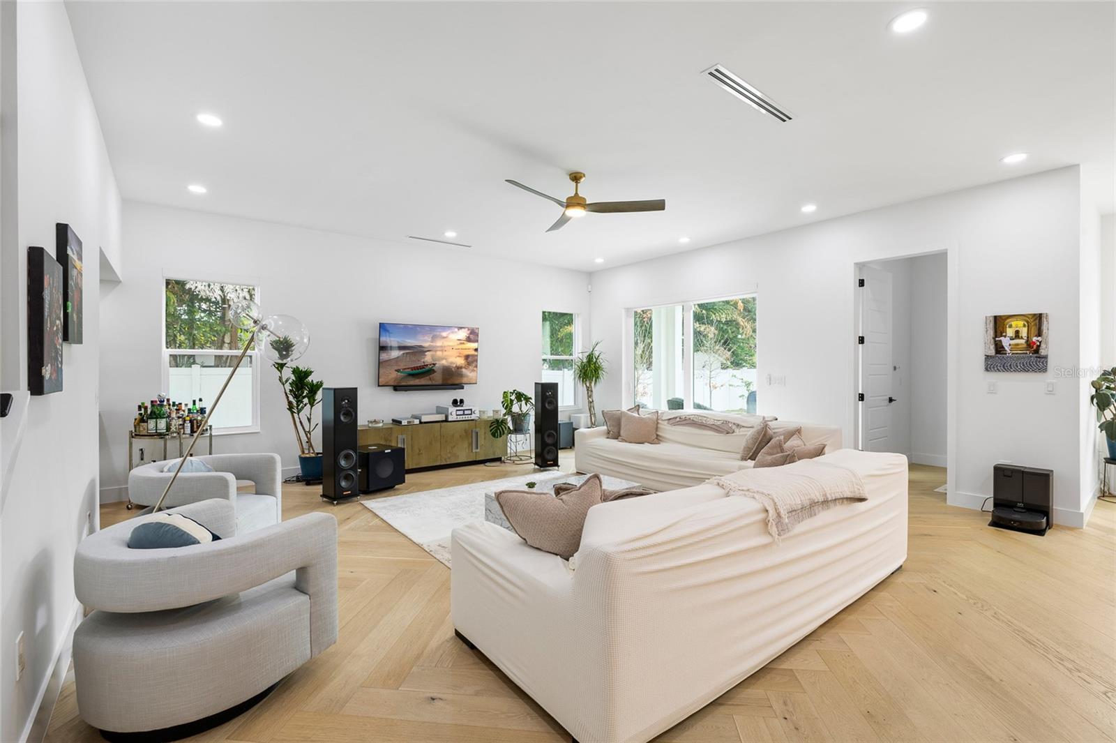 SUBURB ROYAL - Residential