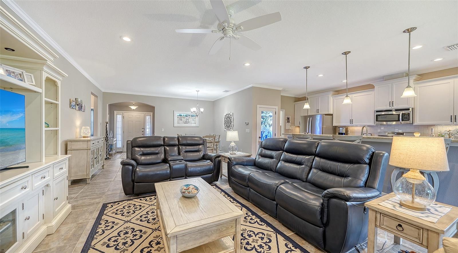 UNIVERSITY GROVES ESTATES RESERVE - Residential