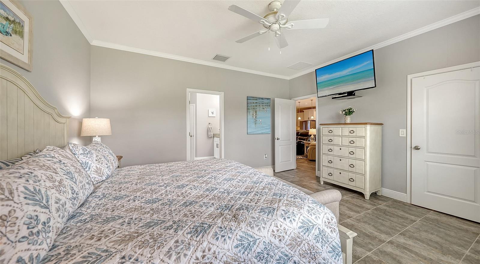 UNIVERSITY GROVES ESTATES RESERVE - Residential