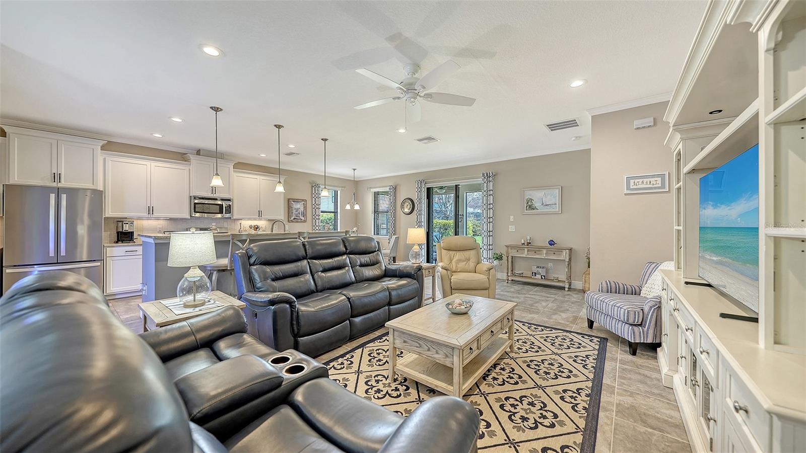 UNIVERSITY GROVES ESTATES RESERVE - Residential