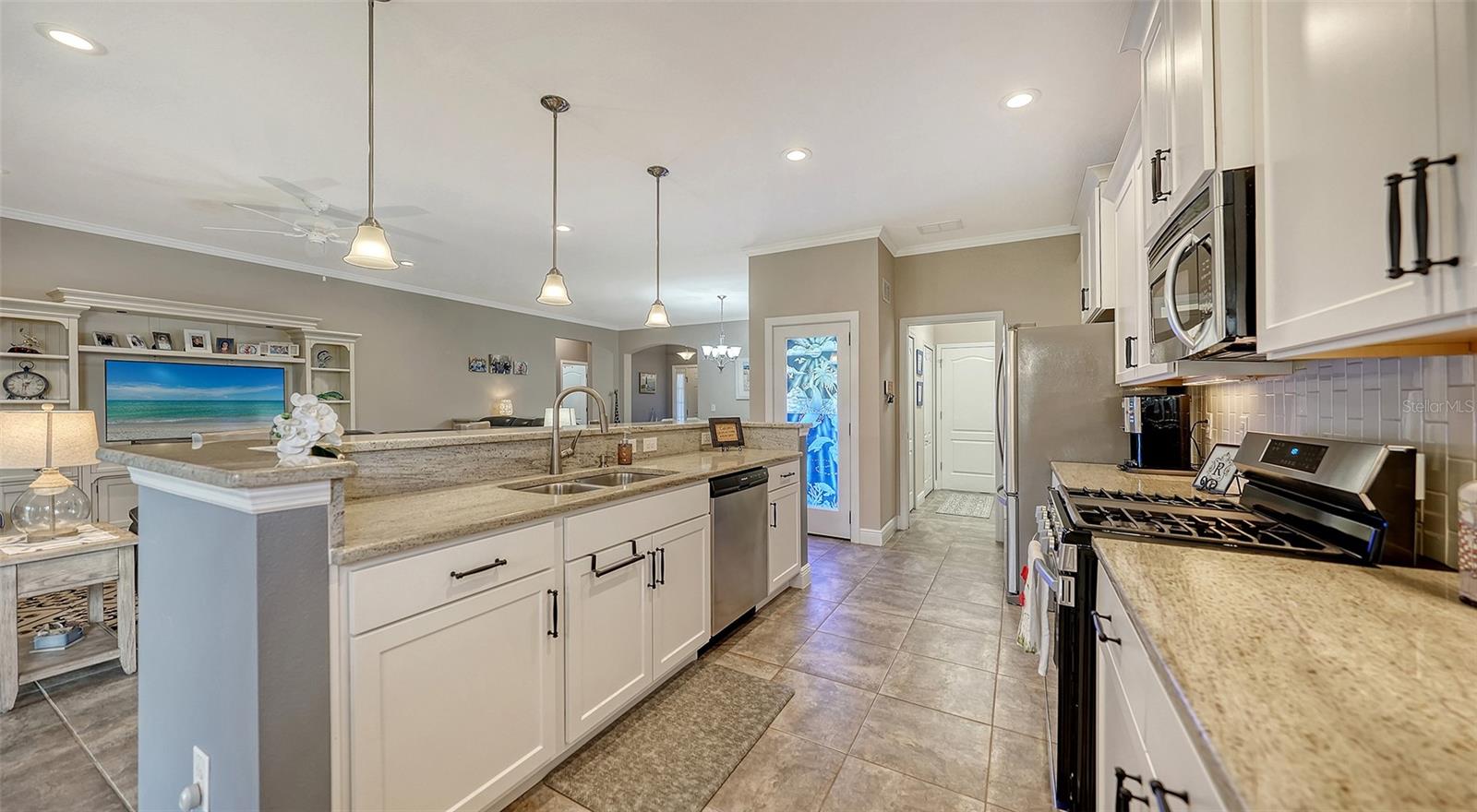 UNIVERSITY GROVES ESTATES RESERVE - Residential