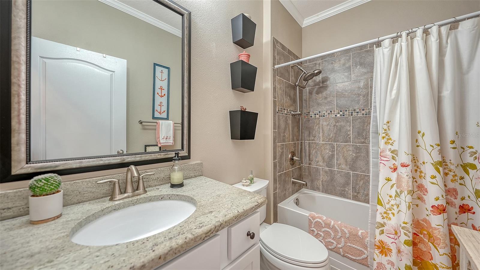 UNIVERSITY GROVES ESTATES RESERVE - Residential