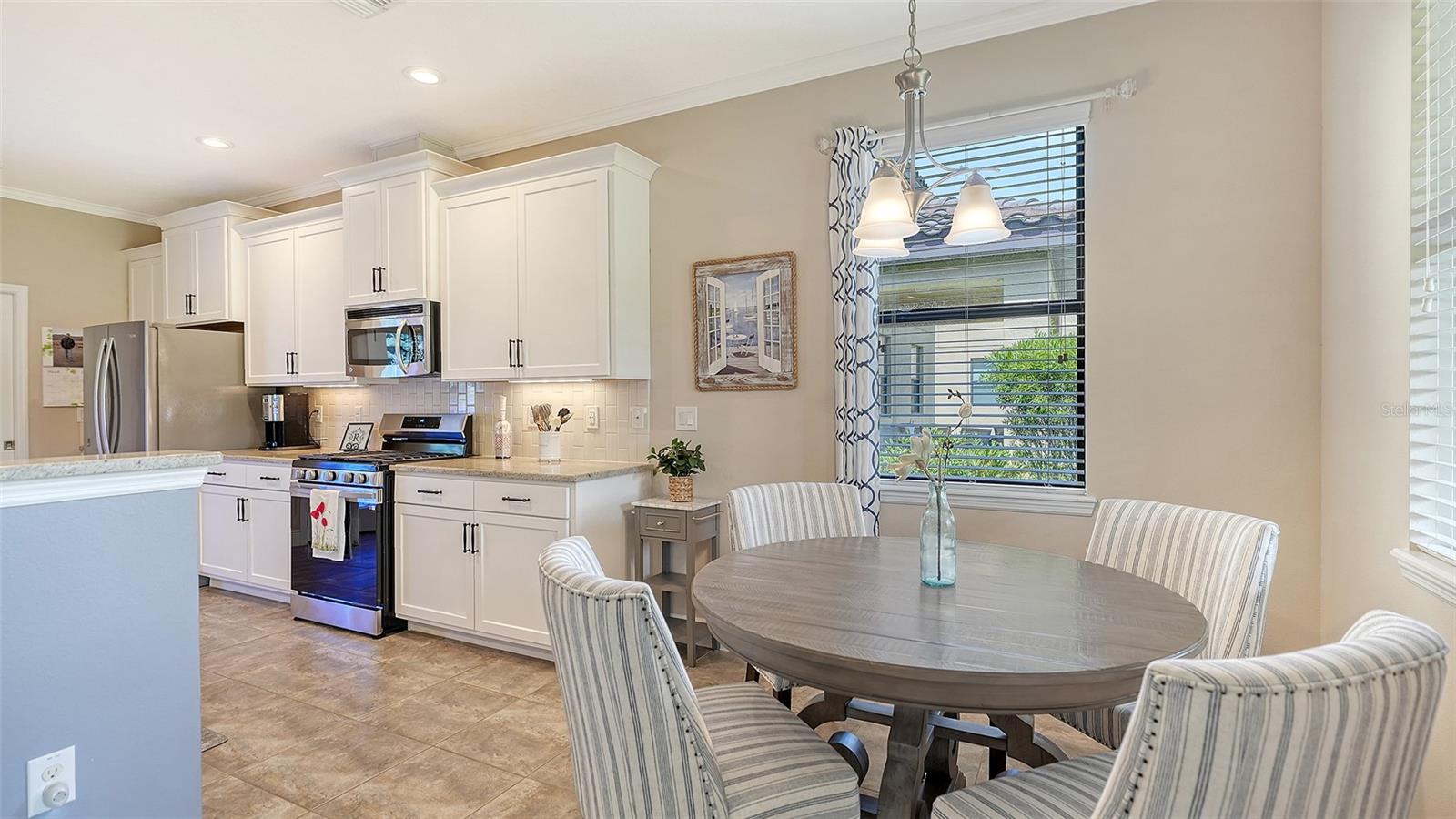 UNIVERSITY GROVES ESTATES RESERVE - Residential