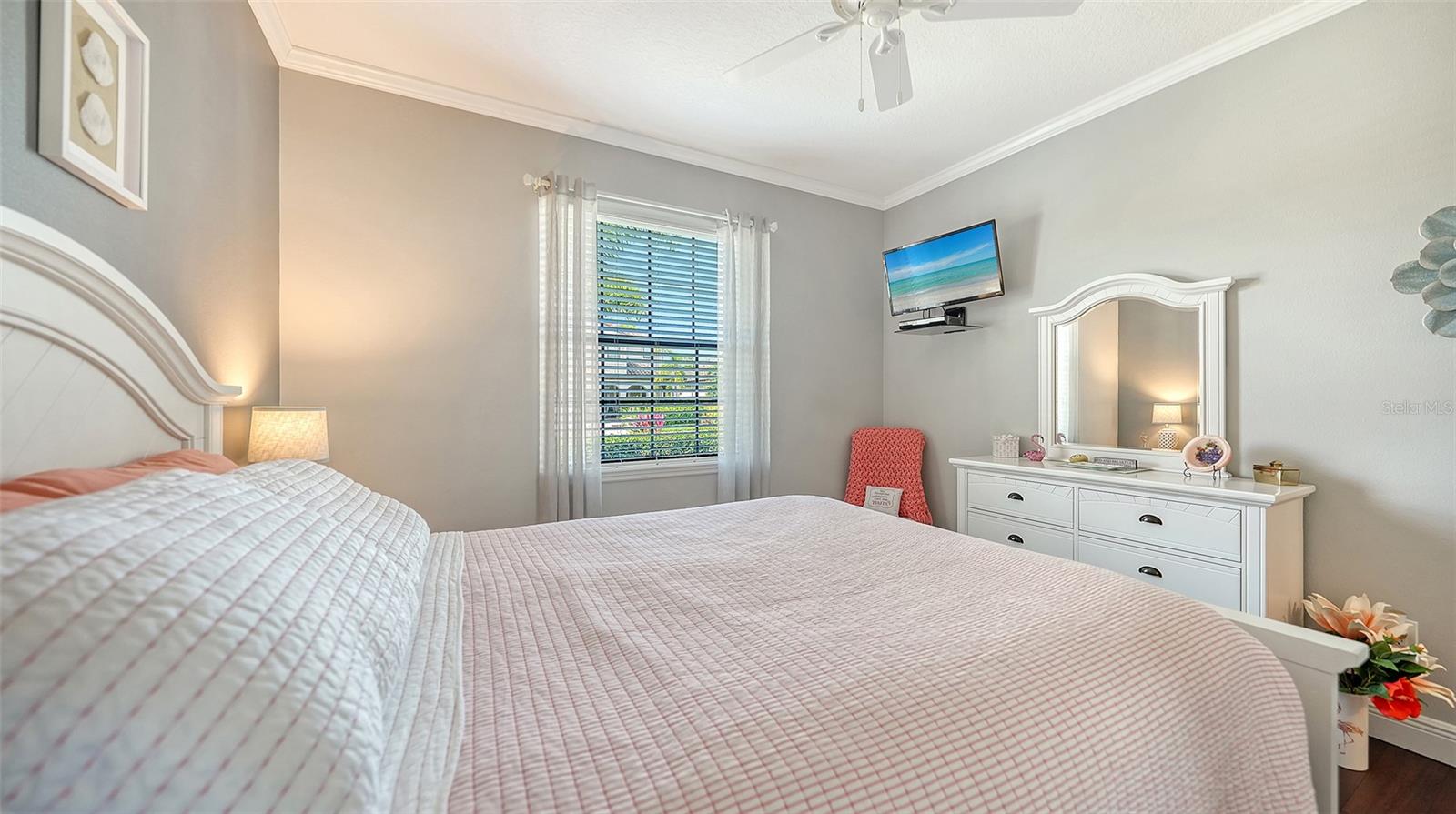 UNIVERSITY GROVES ESTATES RESERVE - Residential