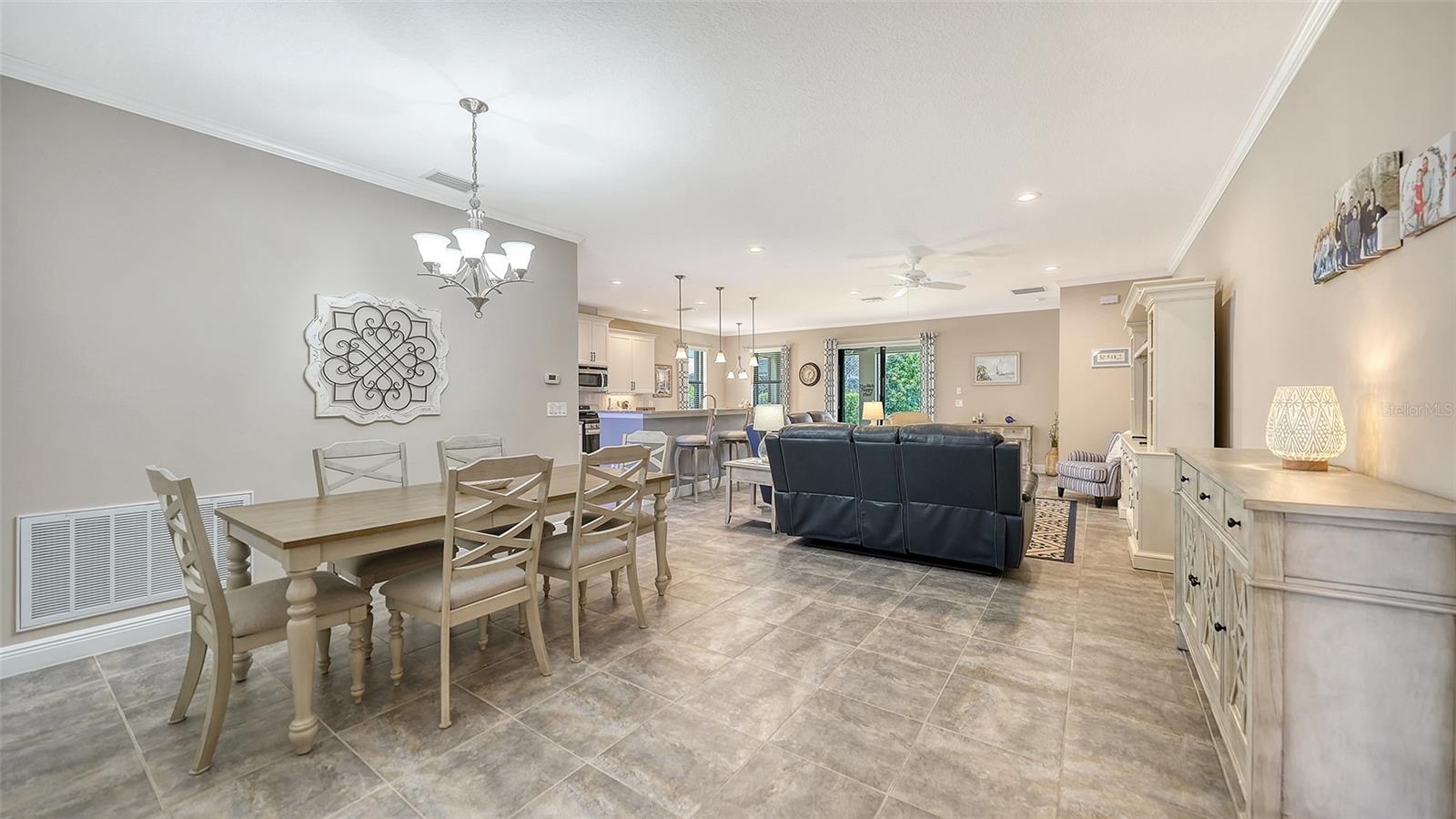 UNIVERSITY GROVES ESTATES RESERVE - Residential