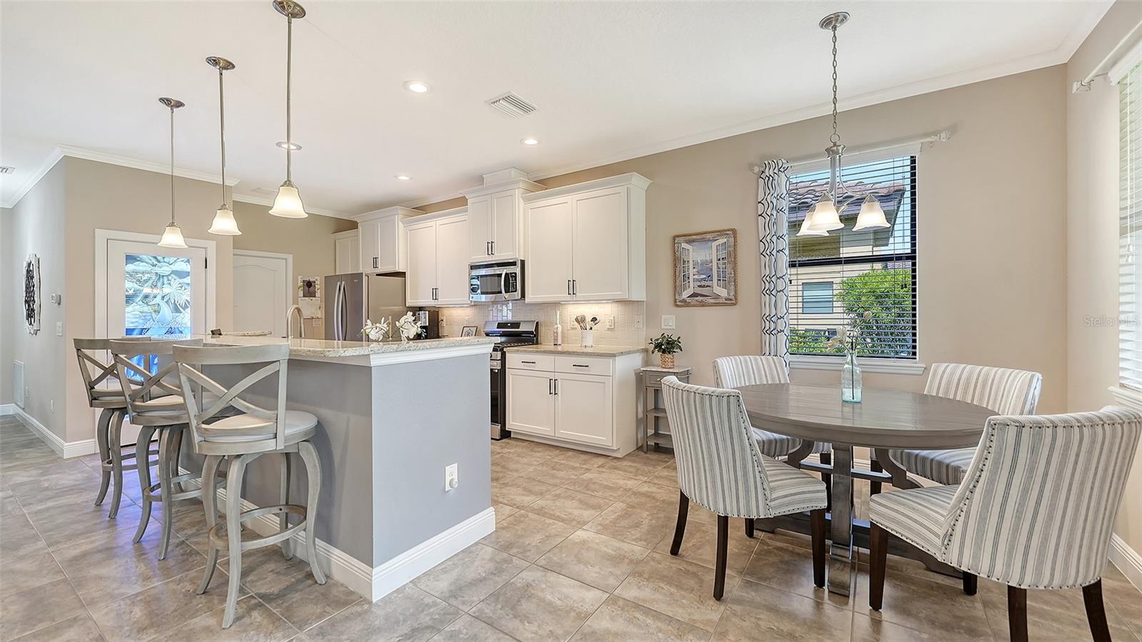 UNIVERSITY GROVES ESTATES RESERVE - Residential