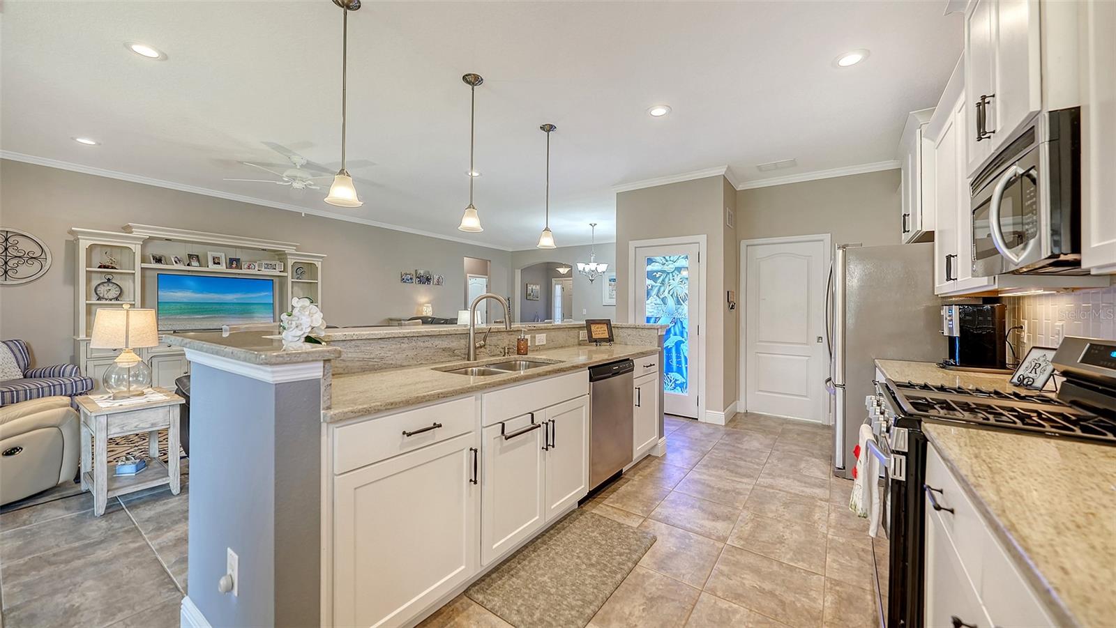 UNIVERSITY GROVES ESTATES RESERVE - Residential