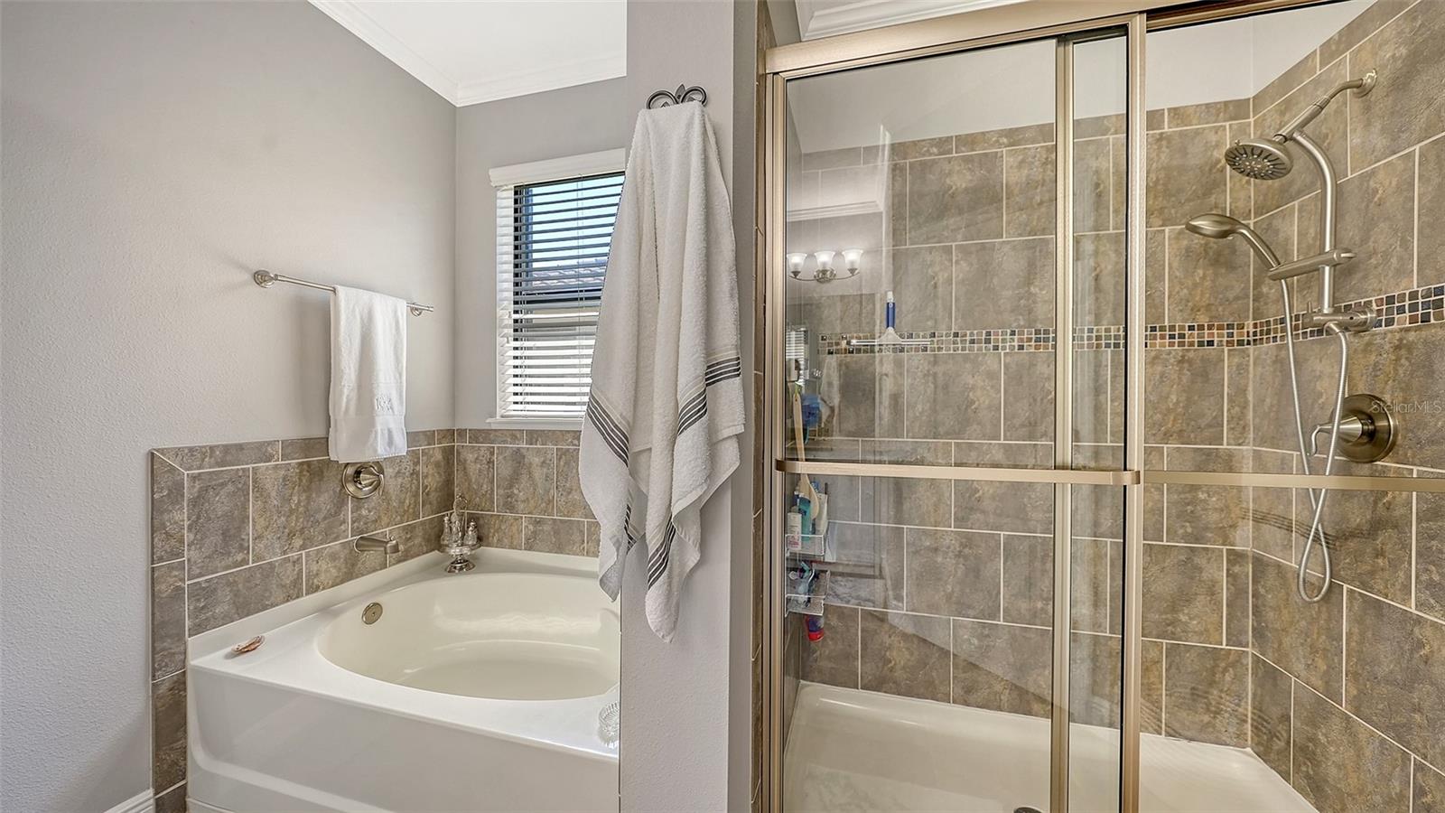 UNIVERSITY GROVES ESTATES RESERVE - Residential