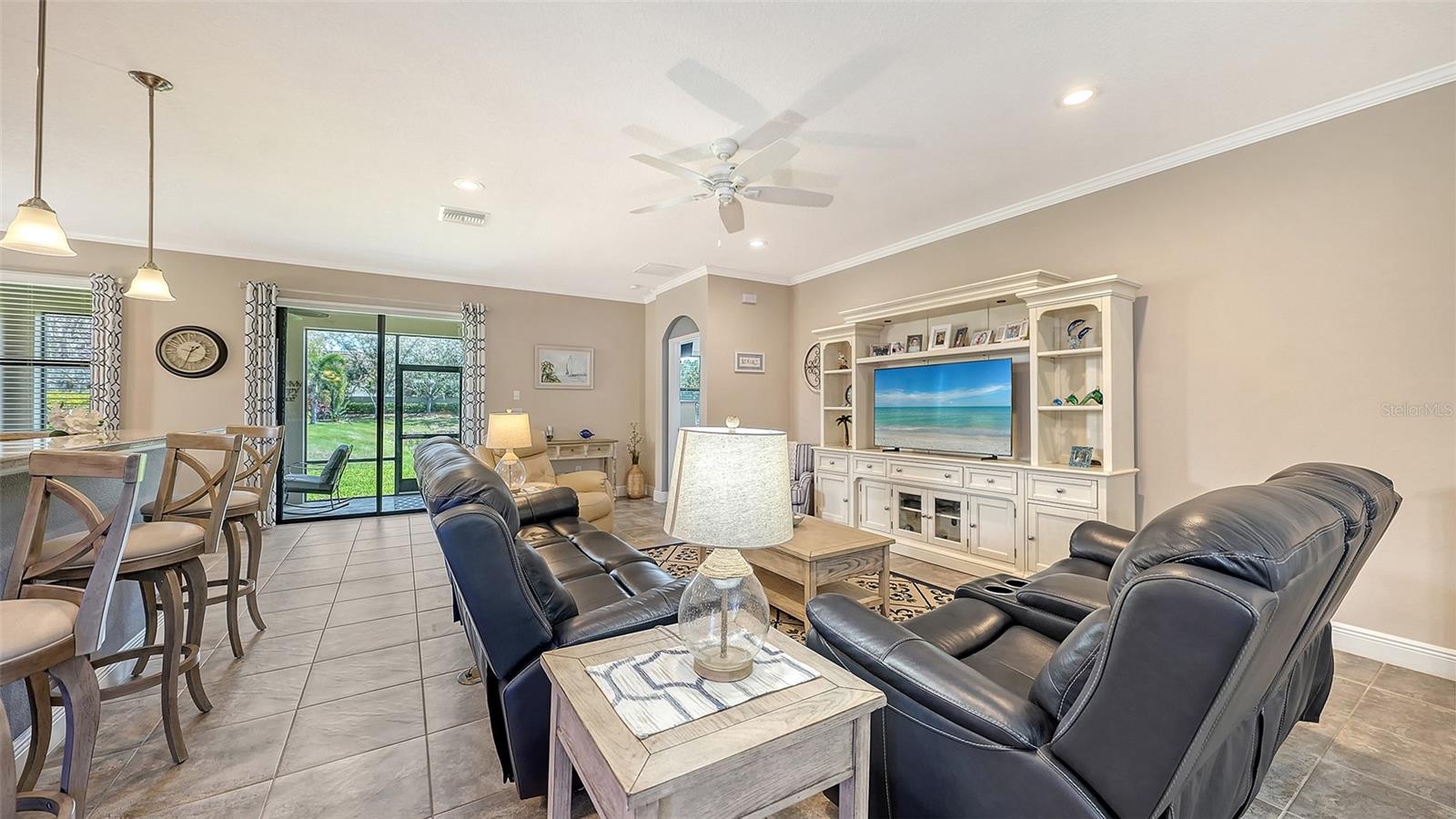 UNIVERSITY GROVES ESTATES RESERVE - Residential