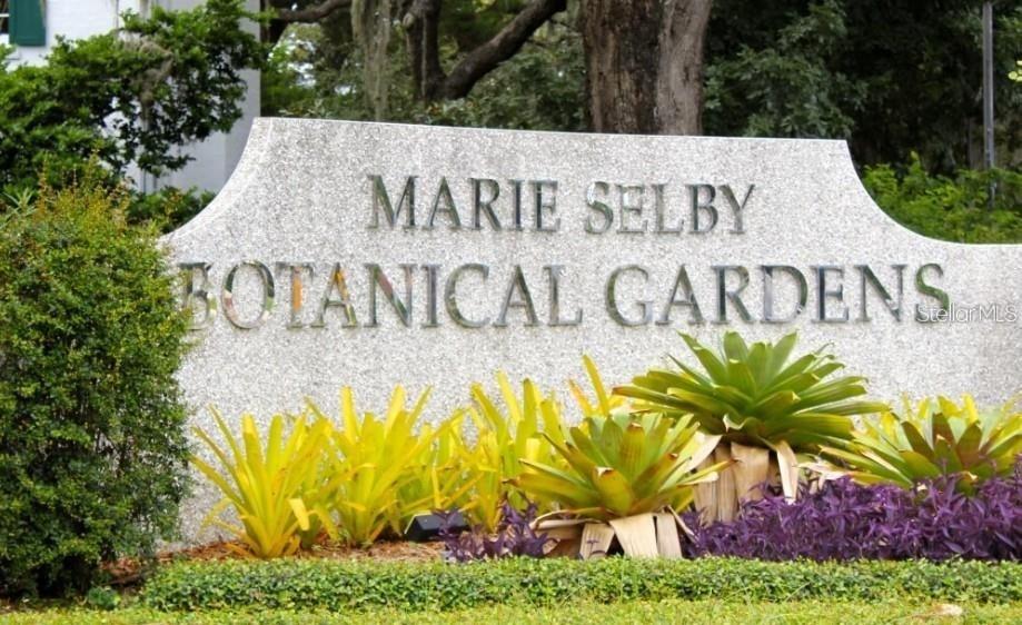 UNIVERSITY GROVES ESTATES RESERVE - Residential