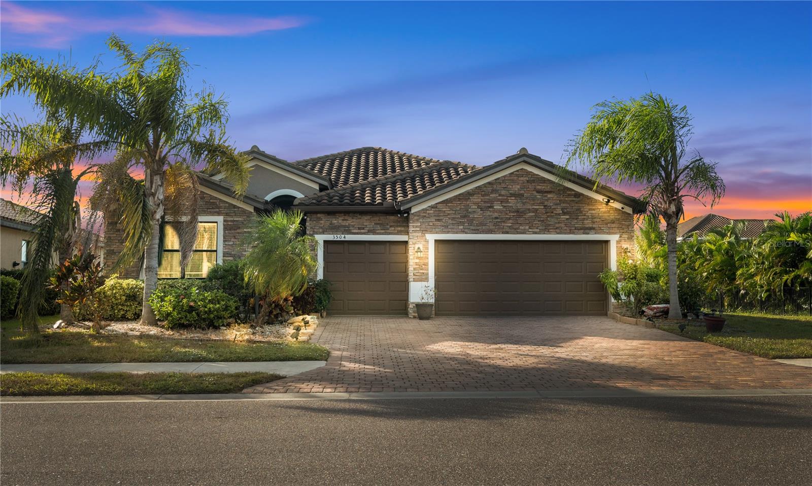 3504 SAVANNA PALMS COURT