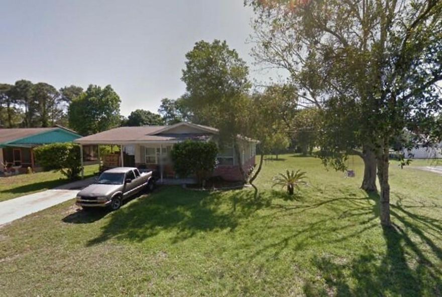 3 bedroom, 2 bathroom concrete block home. ;Water: City